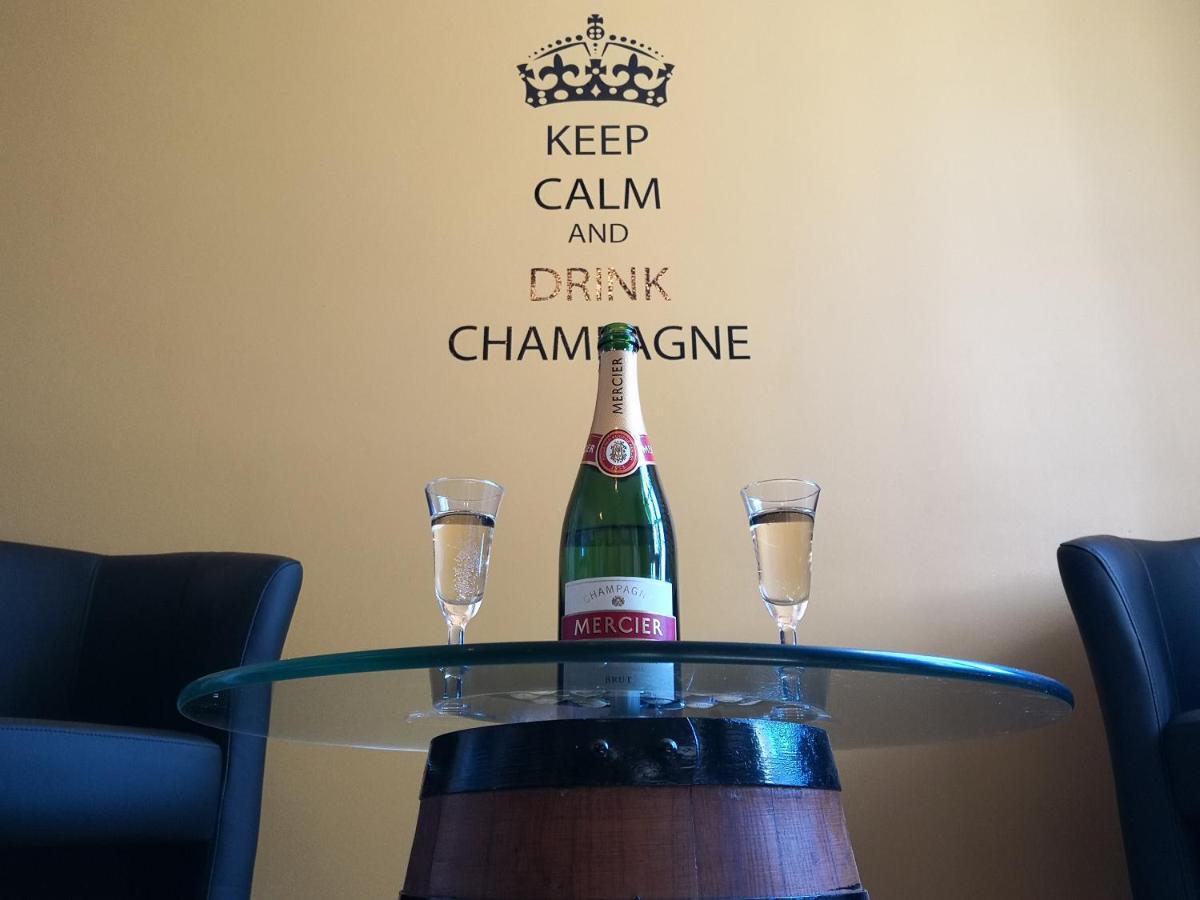 Groom Epernay - Jacuzzi & Champagne Luaran gambar